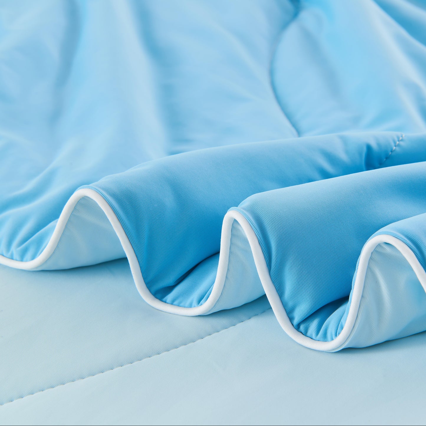 APSMILE Silk Cooling Comforter, Q-Max>0.4, Dual-Sided Cooling Fabric, Breathable Lightweight Blanket for Hot Sleepers and Night Sweaters, Blue